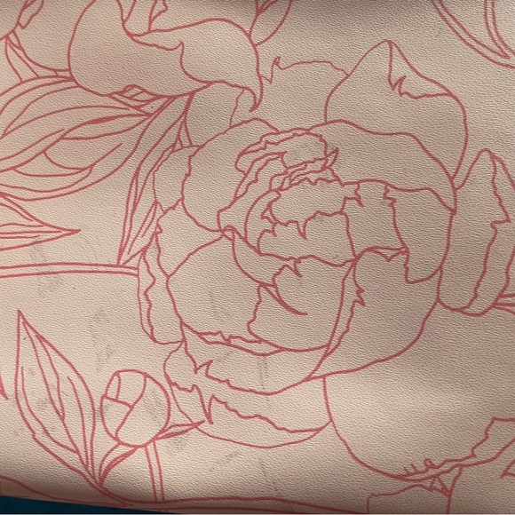 Delicate pink and white rose themed Ipsy cosmetic bag.Apx 5 x 7”. EUC - Picture 3 of 6
